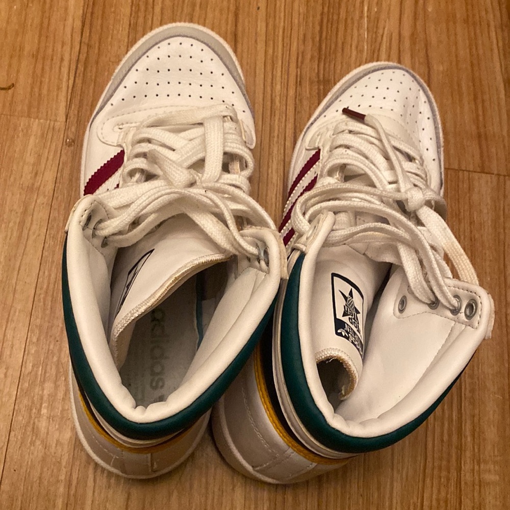 Selling adidas top ten size 9